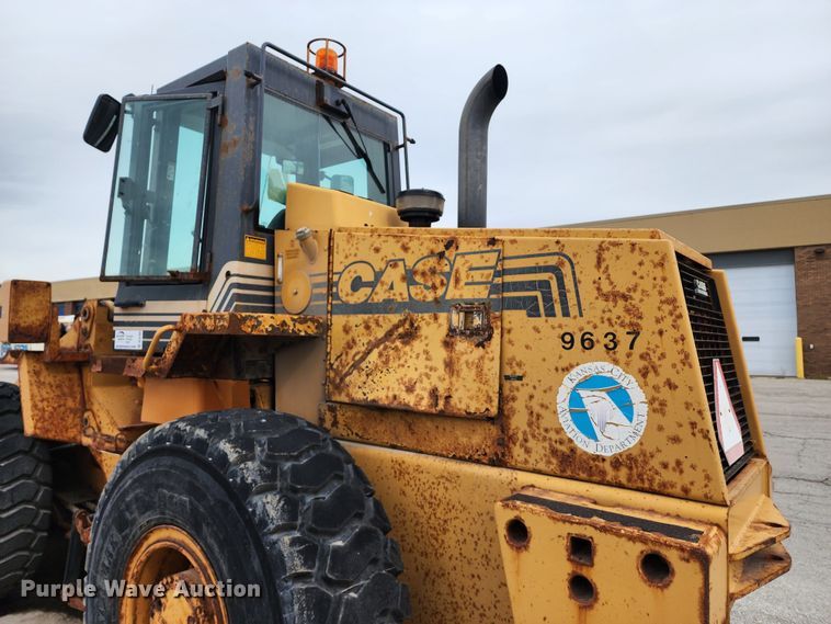 image for item DL6700 1996 Case 621B  wheel loader