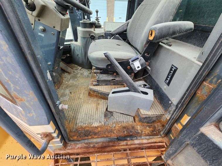 image for item DL6700 1996 Case 621B  wheel loader