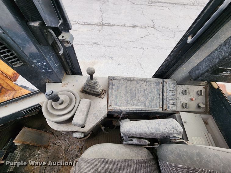 image for item DL6700 1996 Case 621B  wheel loader