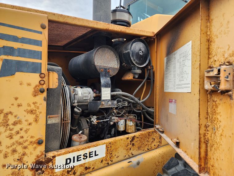 image for item DL6700 1996 Case 621B  wheel loader