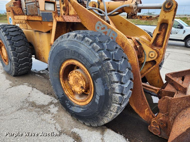 image for item DL6700 1996 Case 621B  wheel loader