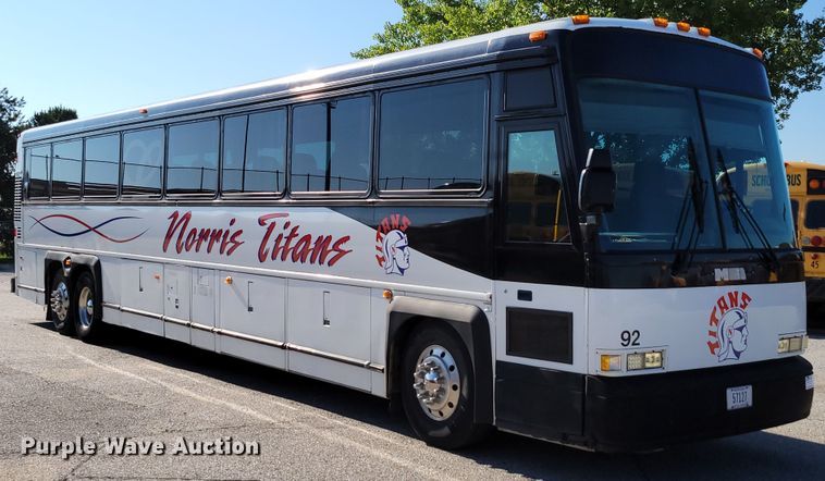 image for item DM2372 2000 Motor Coach Industries 102-DL3  coach bus