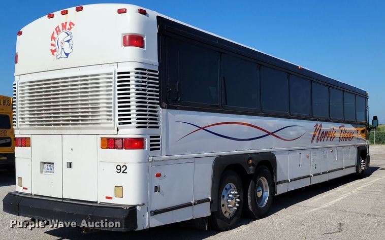 image for item DM2372 2000 Motor Coach Industries 102-DL3  coach bus
