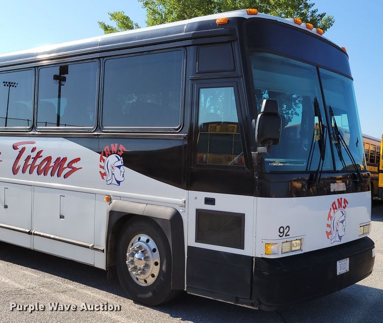 image for item DM2372 2000 Motor Coach Industries 102-DL3  coach bus