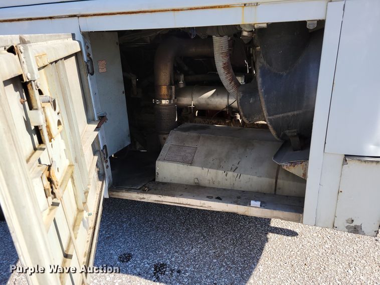 image for item DM2372 2000 Motor Coach Industries 102-DL3  coach bus