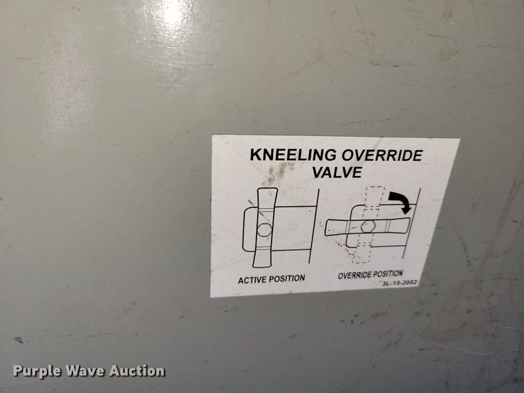 image for item DM2372 2000 Motor Coach Industries 102-DL3  coach bus