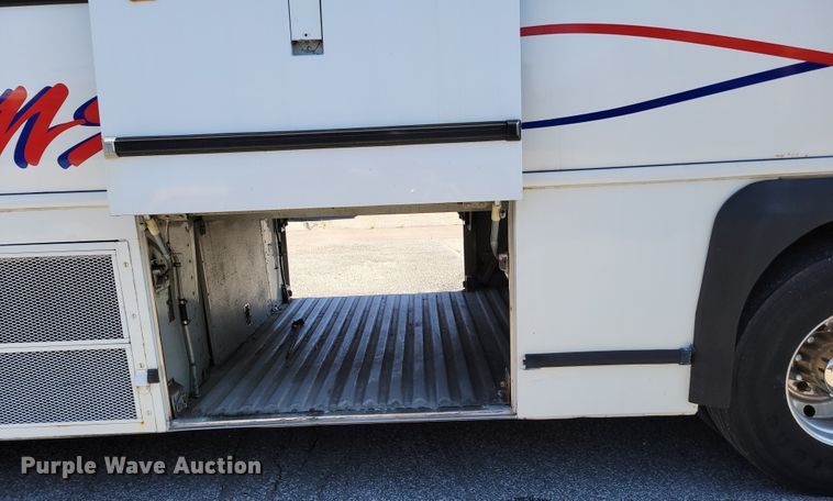 image for item DM2372 2000 Motor Coach Industries 102-DL3  coach bus