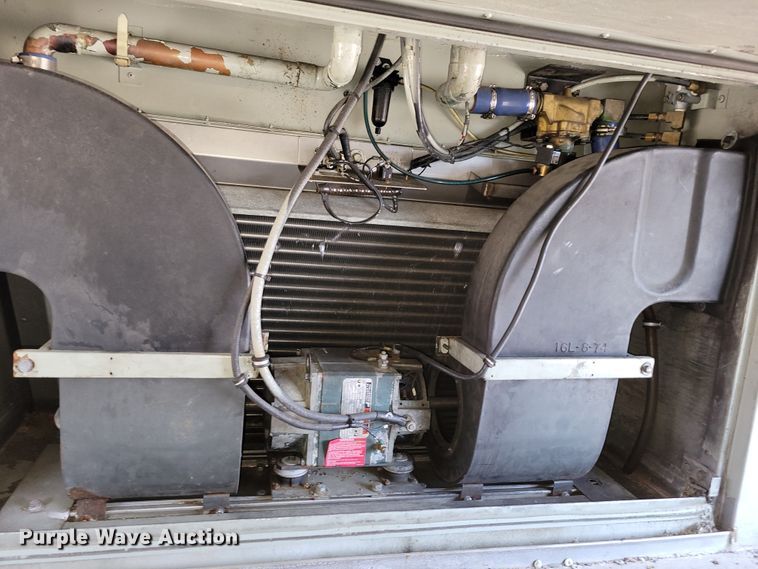 image for item DM2372 2000 Motor Coach Industries 102-DL3  coach bus