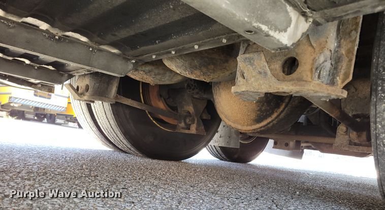 image for item DM2372 2000 Motor Coach Industries 102-DL3  coach bus