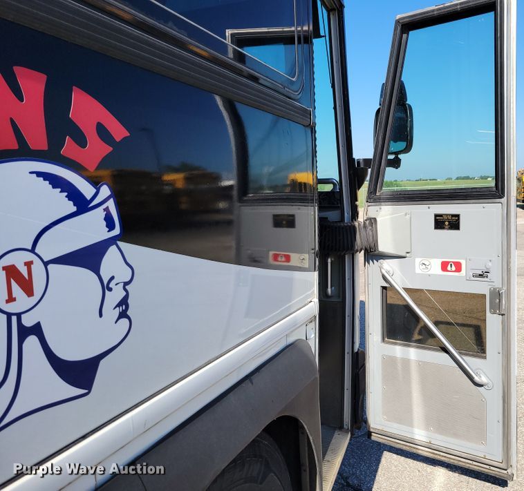 image for item DM2372 2000 Motor Coach Industries 102-DL3  coach bus