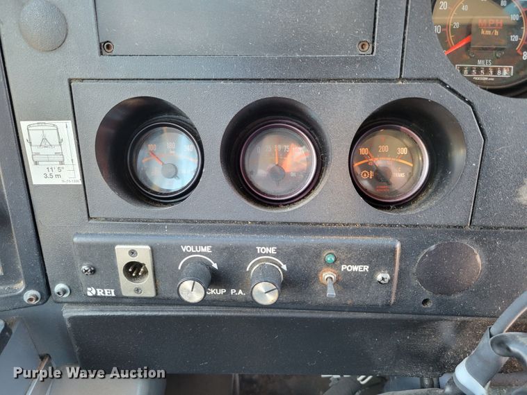 image for item DM2372 2000 Motor Coach Industries 102-DL3  coach bus