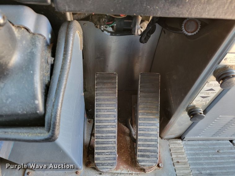 image for item DM2372 2000 Motor Coach Industries 102-DL3  coach bus