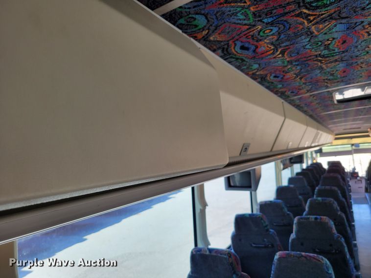 image for item DM2372 2000 Motor Coach Industries 102-DL3  coach bus