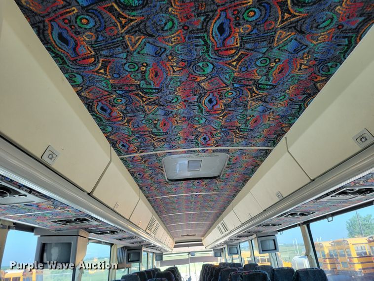 image for item DM2372 2000 Motor Coach Industries 102-DL3  coach bus