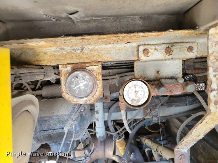 image for item DM2372 2000 Motor Coach Industries 102-DL3  coach bus