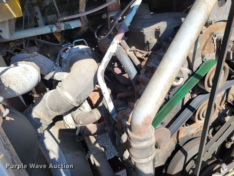 image for item DM2372 2000 Motor Coach Industries 102-DL3  coach bus