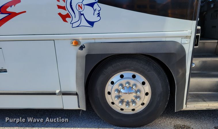 image for item DM2372 2000 Motor Coach Industries 102-DL3  coach bus