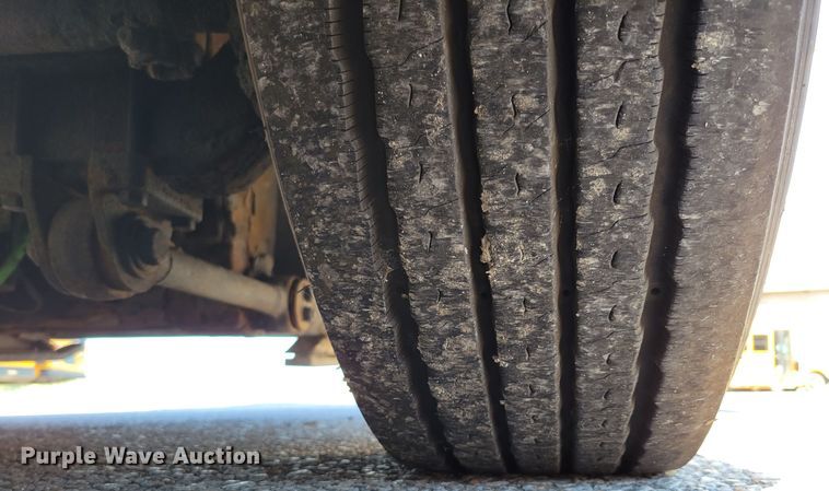 image for item DM2372 2000 Motor Coach Industries 102-DL3  coach bus