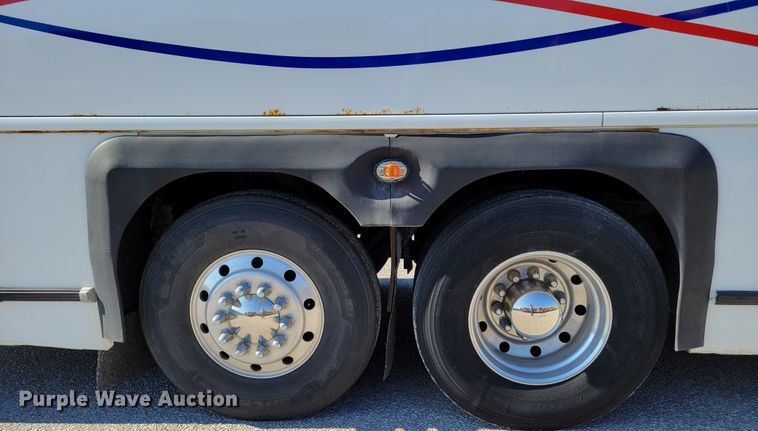 image for item DM2372 2000 Motor Coach Industries 102-DL3  coach bus