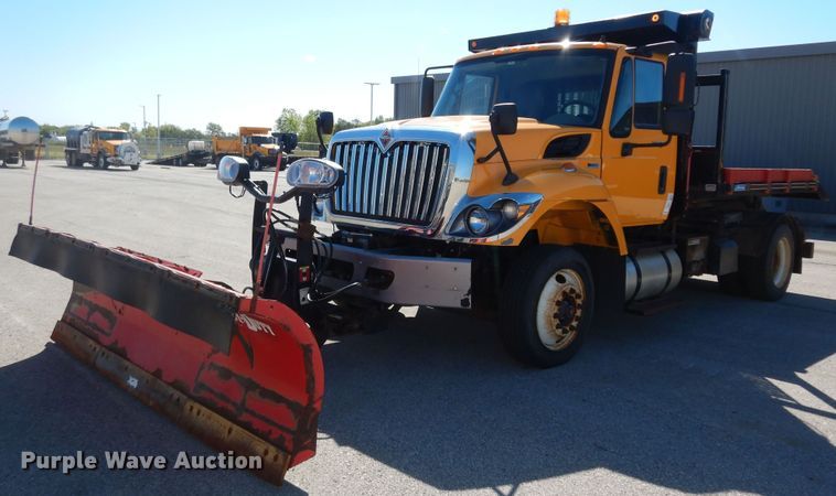 image for item DM3162 2013 International WorkStar 7300  hook lift truck