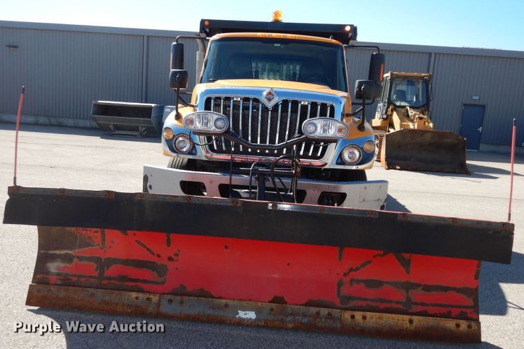 image for item DM3162 2013 International WorkStar 7300  hook lift truck