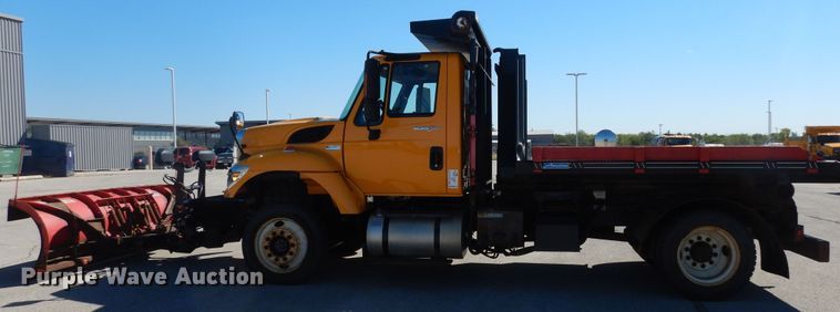 image for item DM3162 2013 International WorkStar 7300  hook lift truck