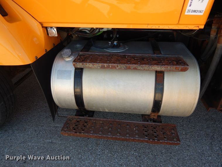 image for item DM3162 2013 International WorkStar 7300  hook lift truck