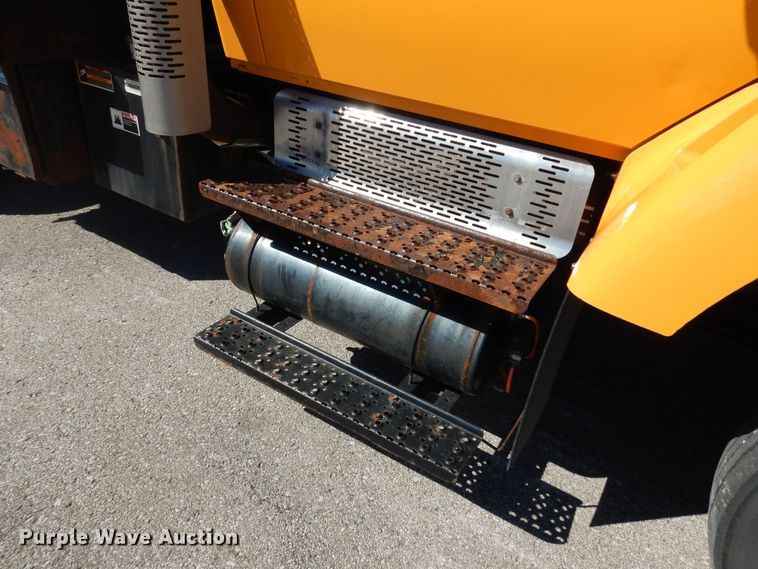 image for item DM3162 2013 International WorkStar 7300  hook lift truck