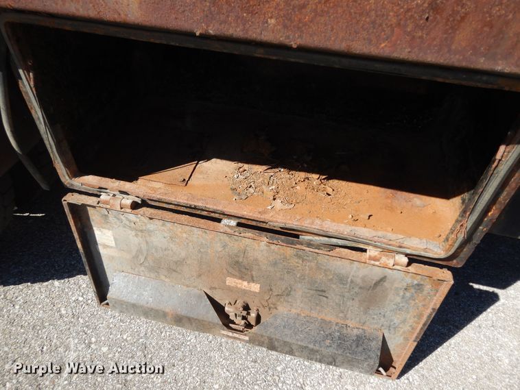 image for item DM3162 2013 International WorkStar 7300  hook lift truck