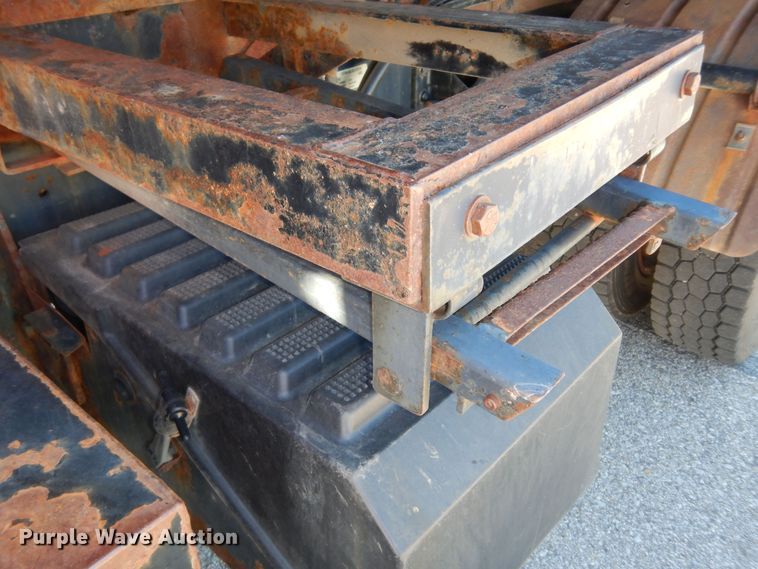 image for item DM3162 2013 International WorkStar 7300  hook lift truck