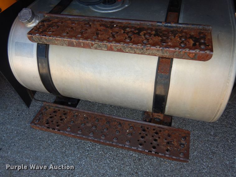 image for item DM3162 2013 International WorkStar 7300  hook lift truck