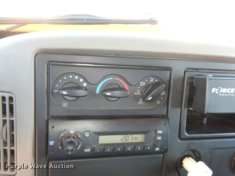 image for item DM3162 2013 International WorkStar 7300  hook lift truck