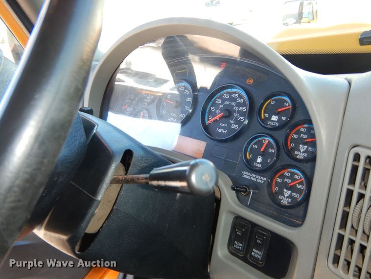 image for item DM3162 2013 International WorkStar 7300  hook lift truck