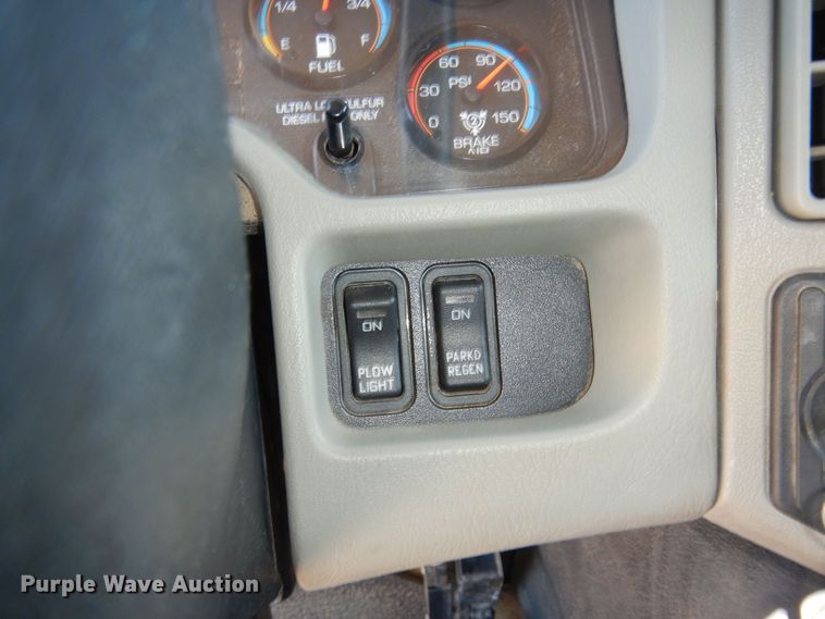 image for item DM3162 2013 International WorkStar 7300  hook lift truck