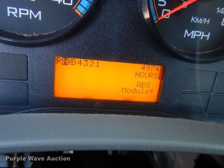 image for item DM3162 2013 International WorkStar 7300  hook lift truck