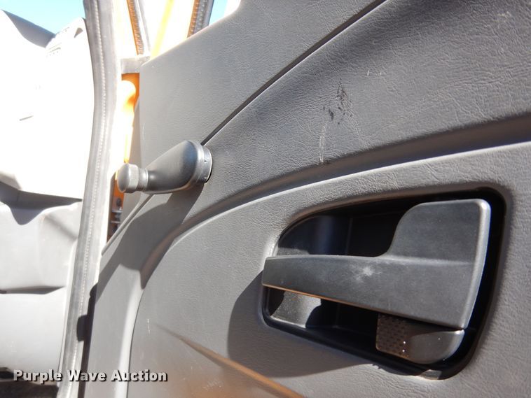 image for item DM3162 2013 International WorkStar 7300  hook lift truck