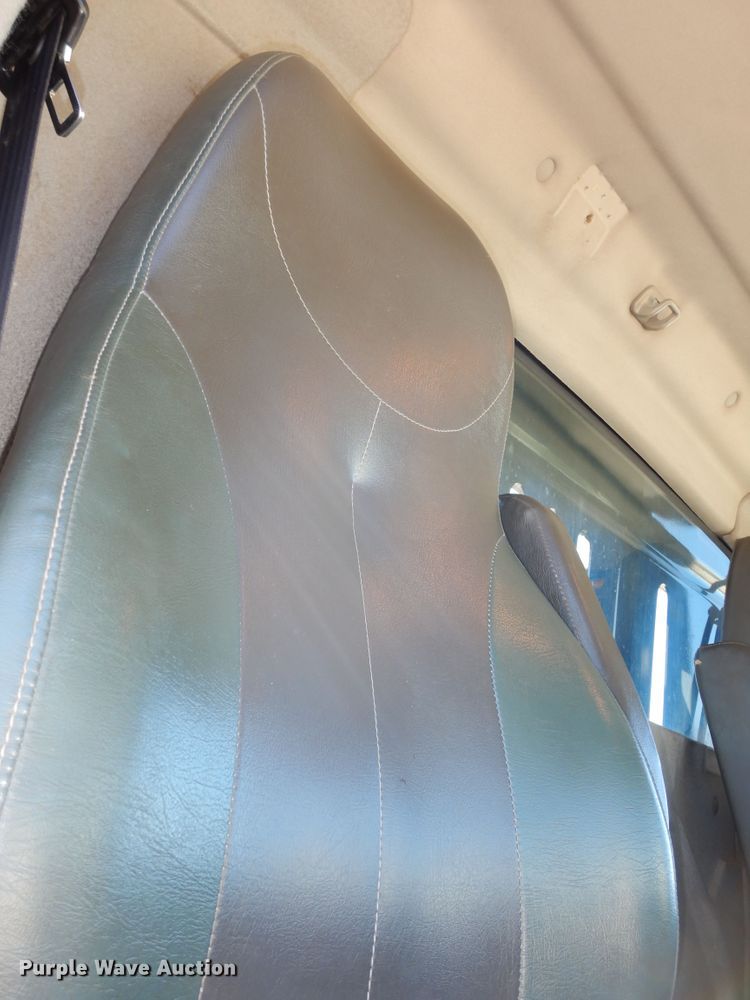 image for item DM3162 2013 International WorkStar 7300  hook lift truck