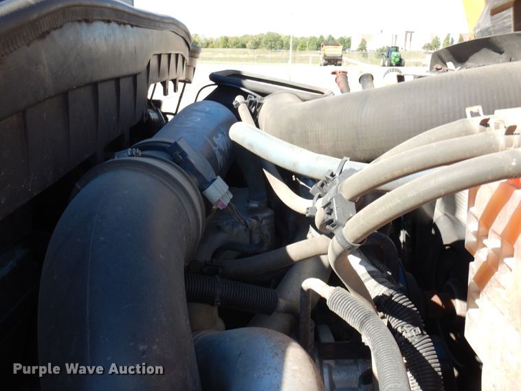 image for item DM3162 2013 International WorkStar 7300  hook lift truck