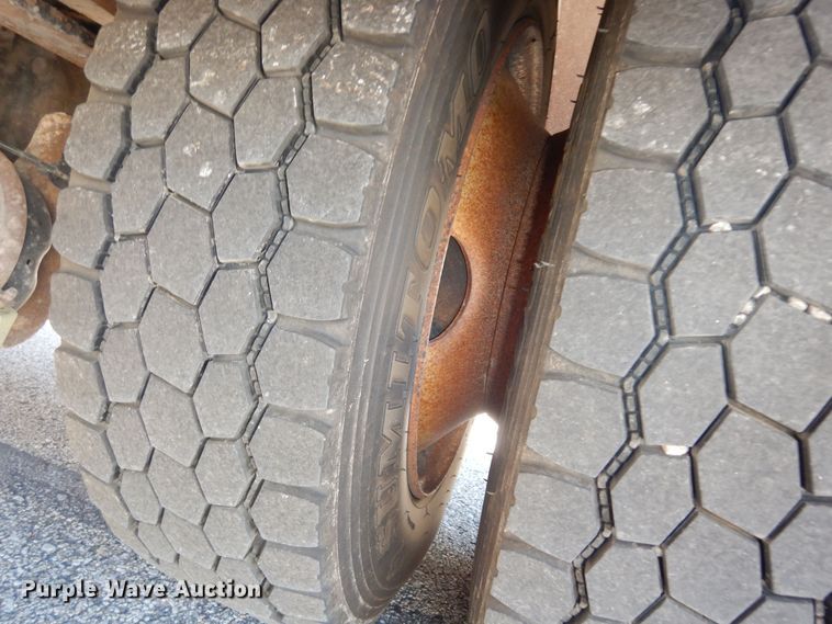 image for item DM3162 2013 International WorkStar 7300  hook lift truck