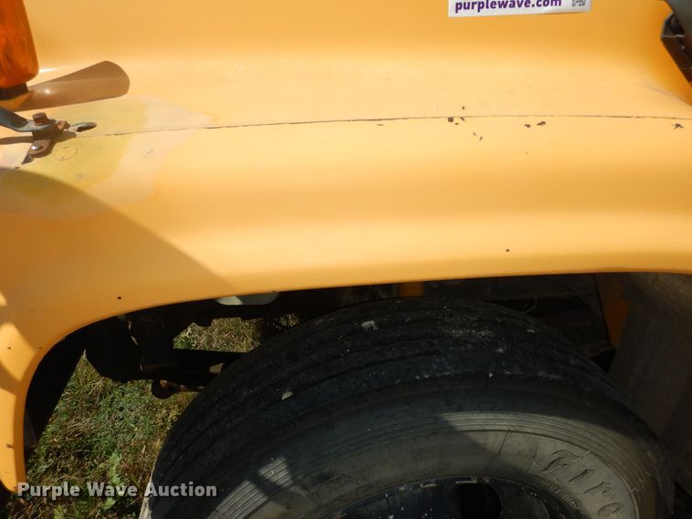 image for item DM3164 2001 Chevrolet Blue Bird  school bus