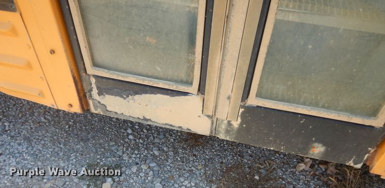 image for item DM3164 2001 Chevrolet Blue Bird  school bus