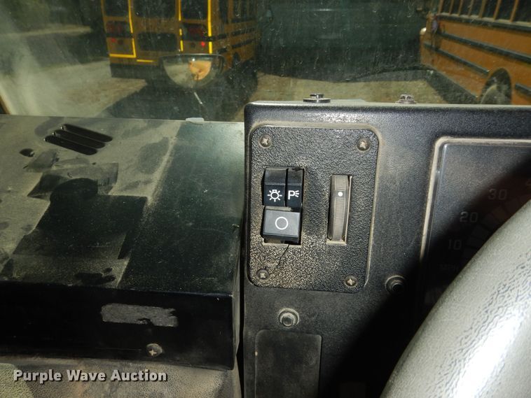 image for item DM3164 2001 Chevrolet Blue Bird  school bus