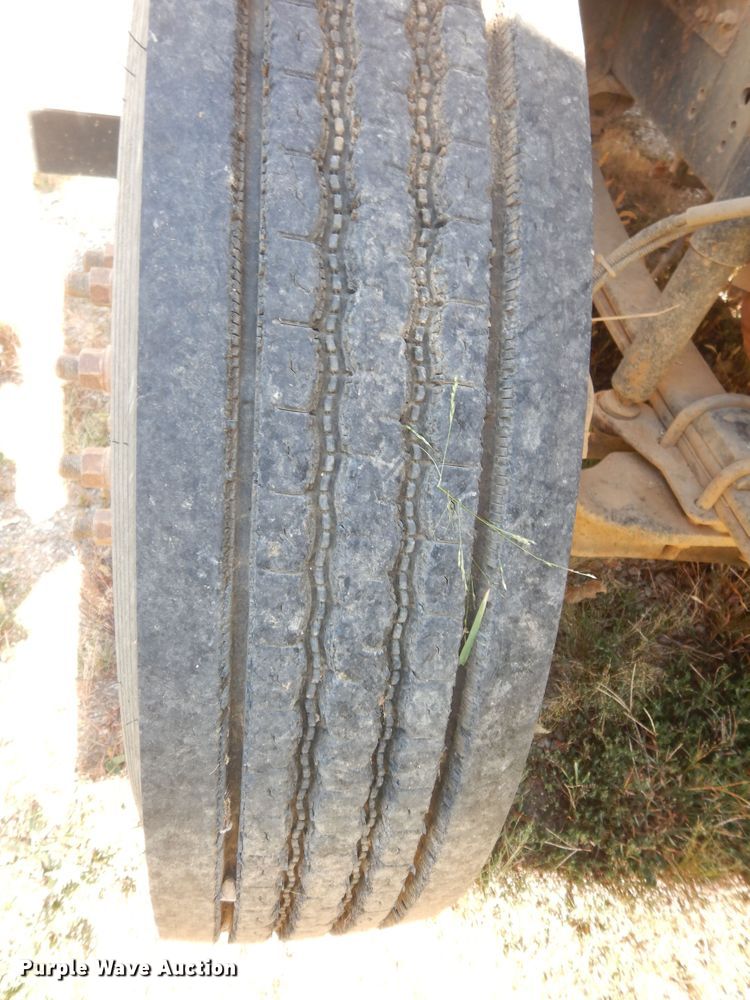 image for item DM3164 2001 Chevrolet Blue Bird  school bus