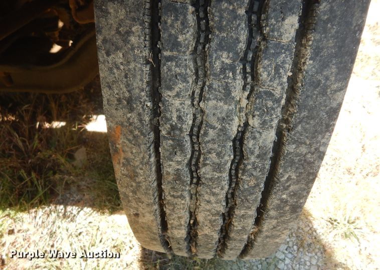 image for item DM3164 2001 Chevrolet Blue Bird  school bus