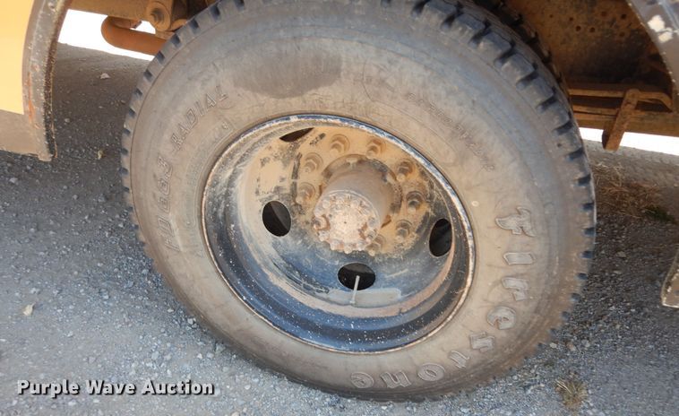 image for item DM3164 2001 Chevrolet Blue Bird  school bus