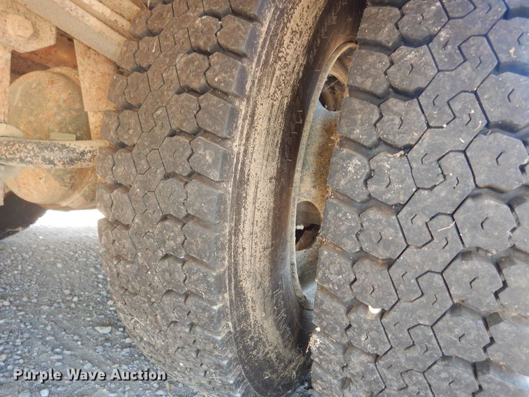 image for item DM3164 2001 Chevrolet Blue Bird  school bus