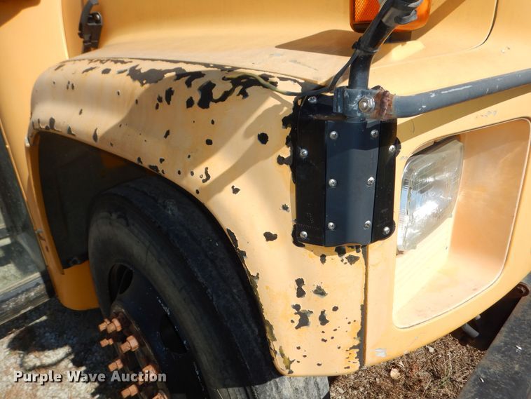 image for item DM3200 1999 Chevrolet Blue Bird  school bus