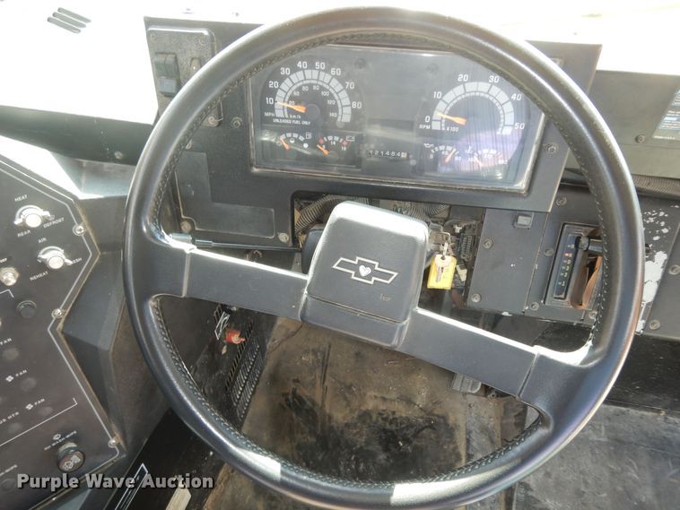 image for item DM3200 1999 Chevrolet Blue Bird  school bus