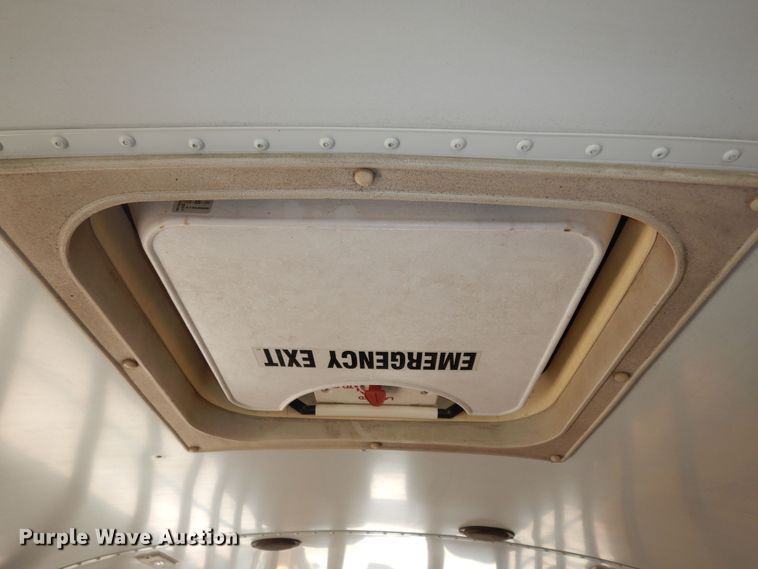 image for item DM3200 1999 Chevrolet Blue Bird  school bus