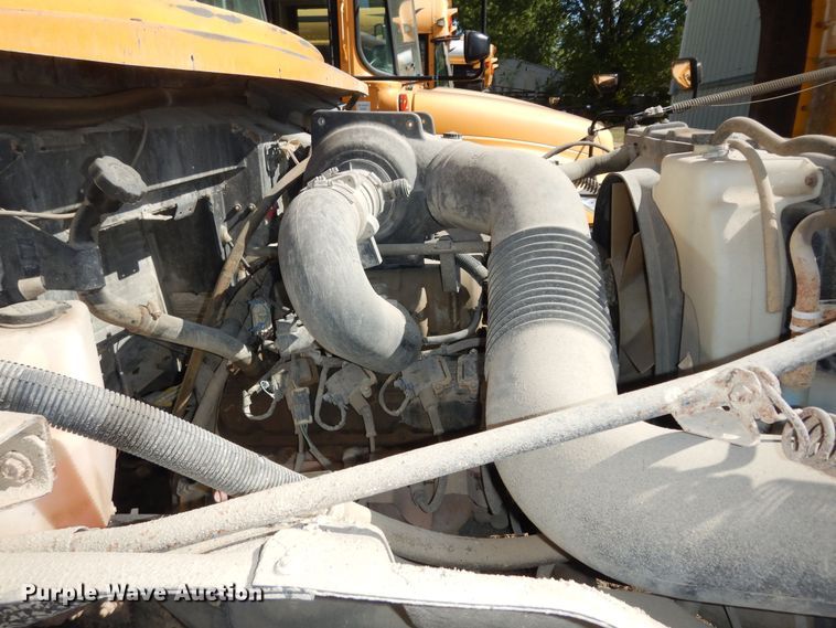 image for item DM3200 1999 Chevrolet Blue Bird  school bus